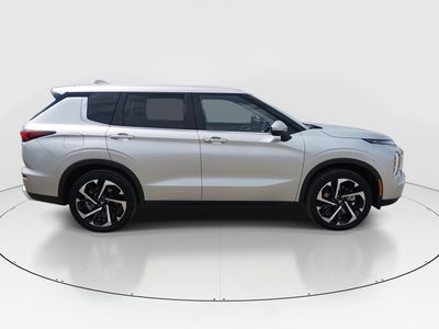 2024 Mitsubishi Outlander - Photo 8