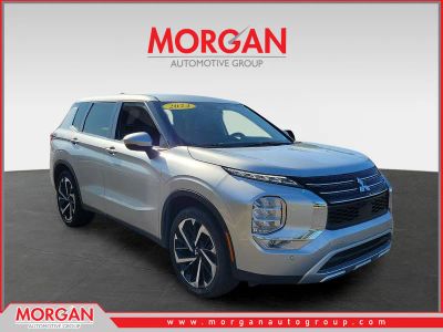 2024 Mitsubishi Outlander SE Black Edition in Alloy Silver Metallic — front three-quarter view