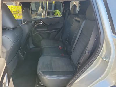 2024 Mitsubishi Outlander — photo 16 view