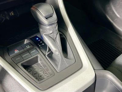 2023 Toyota RAV4 — photo 18 view