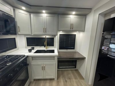 2026 Brinkley Model Z - Photo 12