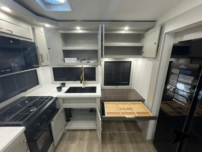 2026 Brinkley Model Z - Photo 13