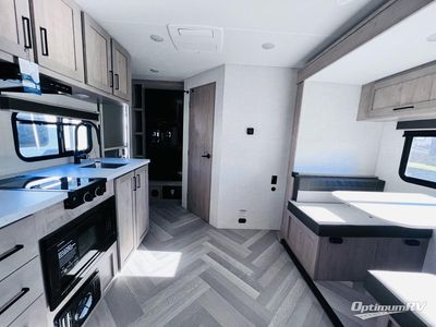 2025 Ember RV E-Series - Photo 5