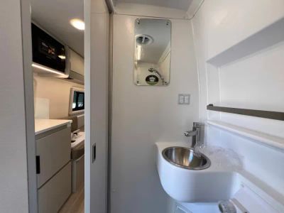 2027 Thor Motor Coach TELLARO — photo 11 view