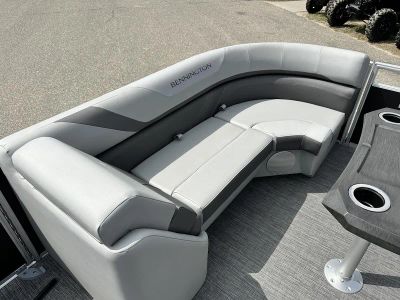 2025 Bennington 22 SXSR — photo 11 view