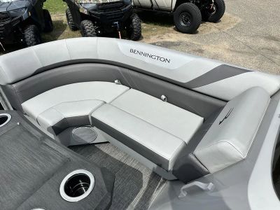 2025 Bennington 22 SXSR — photo 14 view