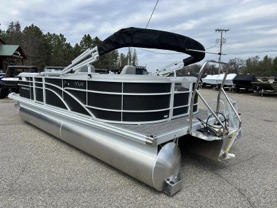 2025 Bennington 22 SXSR — side profile view
