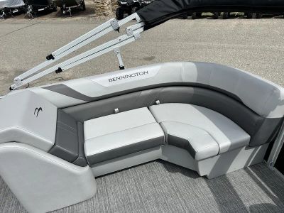 2025 Bennington 22 SXSR — photo 15 view