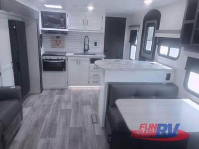 2025 Venture RV Stratus - Photo 15