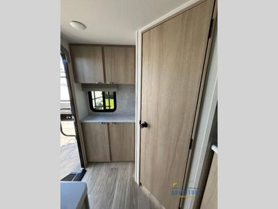 2025 Winnebago Micro Minnie — photo 10 view