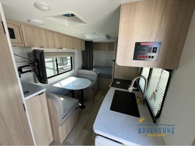 2025 Winnebago Micro Minnie — photo 8 view