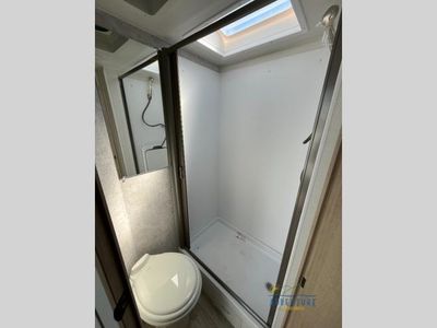 2025 Winnebago Micro Minnie — photo 12 view