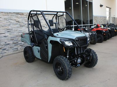 2026 Honda Pioneer 520 - Photo 2