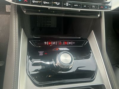 2026 Jeep Grand Wagoneer — photo 13 view