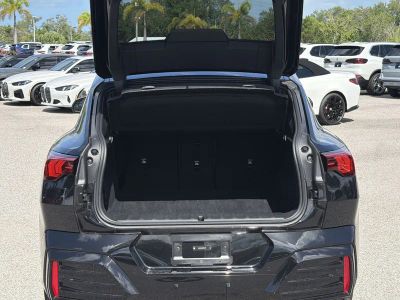 2025 BMW X2 — photo 11 view