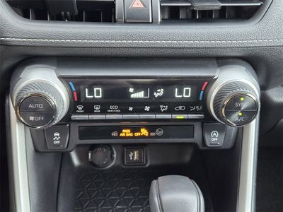 2024 Toyota RAV4 — photo 13 view