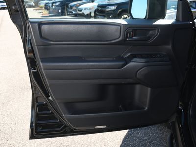 2025 Toyota Land Cruiser - Photo 9