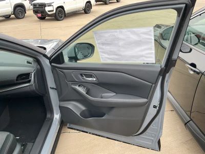 2026 Nissan Rogue — photo 21 view