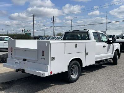 2026 Ford Chassis Cab - Photo 3