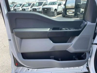 2026 Ford Chassis Cab - Photo 15