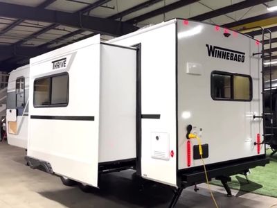 2026 Winnebago Thrive - Photo 5