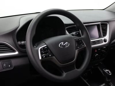2022 Hyundai Accent — photo 8 view