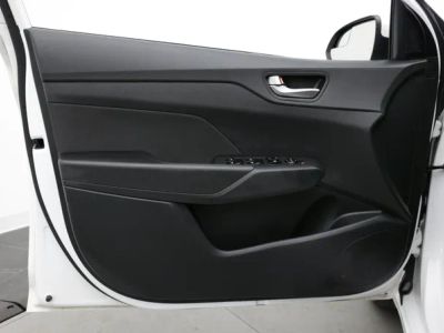 2022 Hyundai Accent — photo 9 view