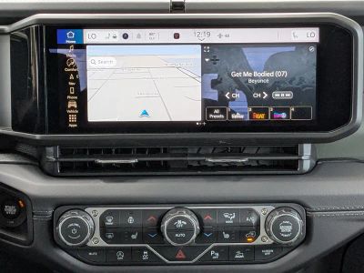 2026 Jeep Gladiator — photo 17 view