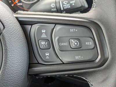 2026 Jeep Gladiator — photo 24 view