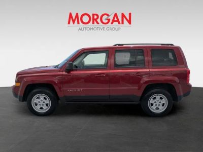 2015 Jeep Patriot — engine compartment view