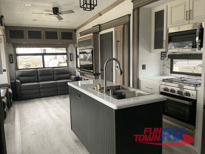 2025 Keystone RV Montana - Photo 13