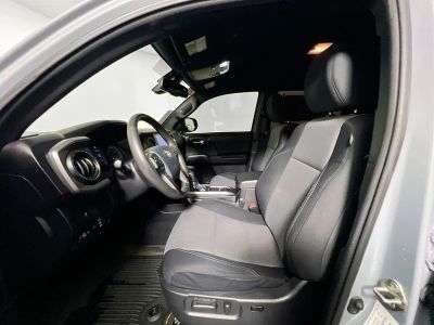 2020 Toyota Tacoma — photo 11 view