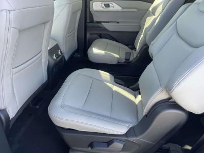 2026 Ford Explorer — photo 19 view