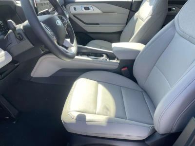 2026 Ford Explorer — photo 16 view