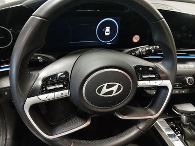 2025 Hyundai Elantra — photo 12 view
