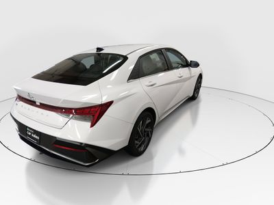 2025 Hyundai Elantra — photo 7 view