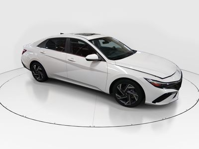 2025 Hyundai Elantra — photo 8 view