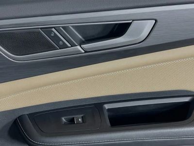 2024 Volkswagen Atlas Cross Sport — photo 32 view