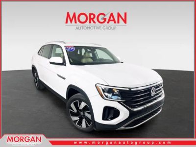 2024 Volkswagen Atlas Cross Sport 2.0T SE w/Technology — front three-quarter view