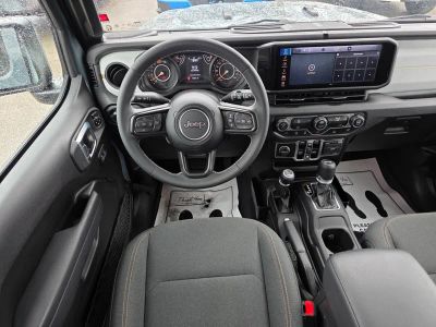 2025 Jeep Wrangler — photo 20 view