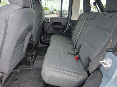2025 Jeep Wrangler — photo 18 view