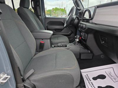 2025 Jeep Wrangler — photo 10 view