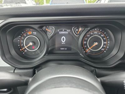 2025 Jeep Wrangler — photo 29 view