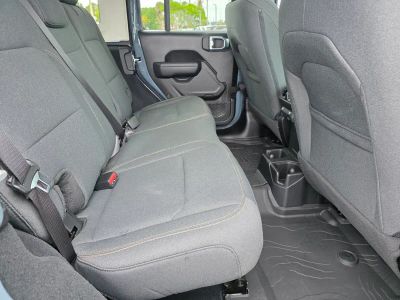 2025 Jeep Wrangler — photo 13 view
