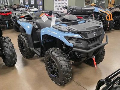 2026 Can-Am® Outlander XT 700 — front three-quarter view