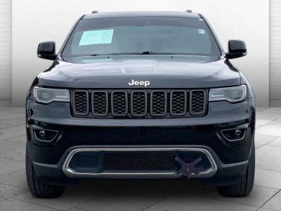 2020 Jeep Grand Cherokee — side profile view