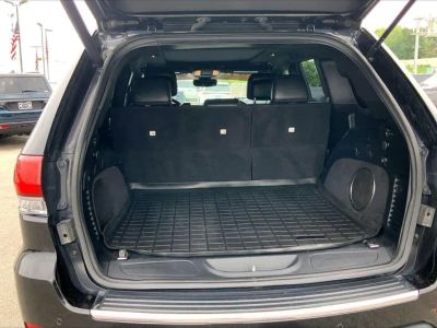 2020 Jeep Grand Cherokee — interior view