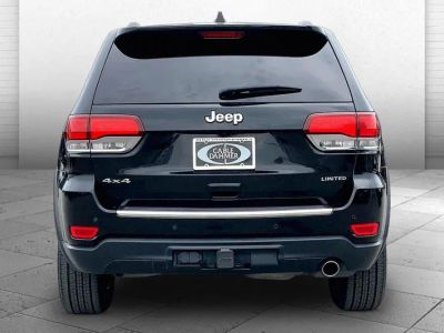 2020 Jeep Grand Cherokee — rear three-quarter view