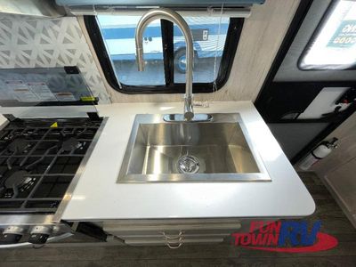 2025 Gulf Stream RV Vintage Yellowstone - Photo 14