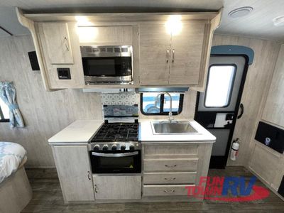 2025 Gulf Stream RV Vintage Yellowstone - Photo 13